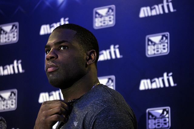 赛与其他大 赛与其他大